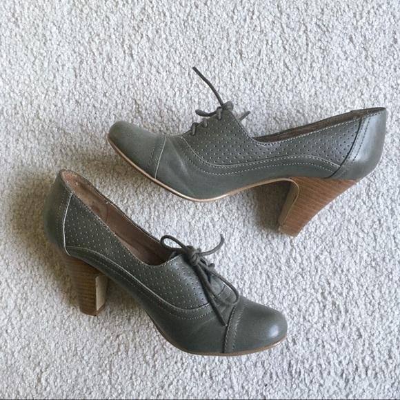 nine west oxford heels